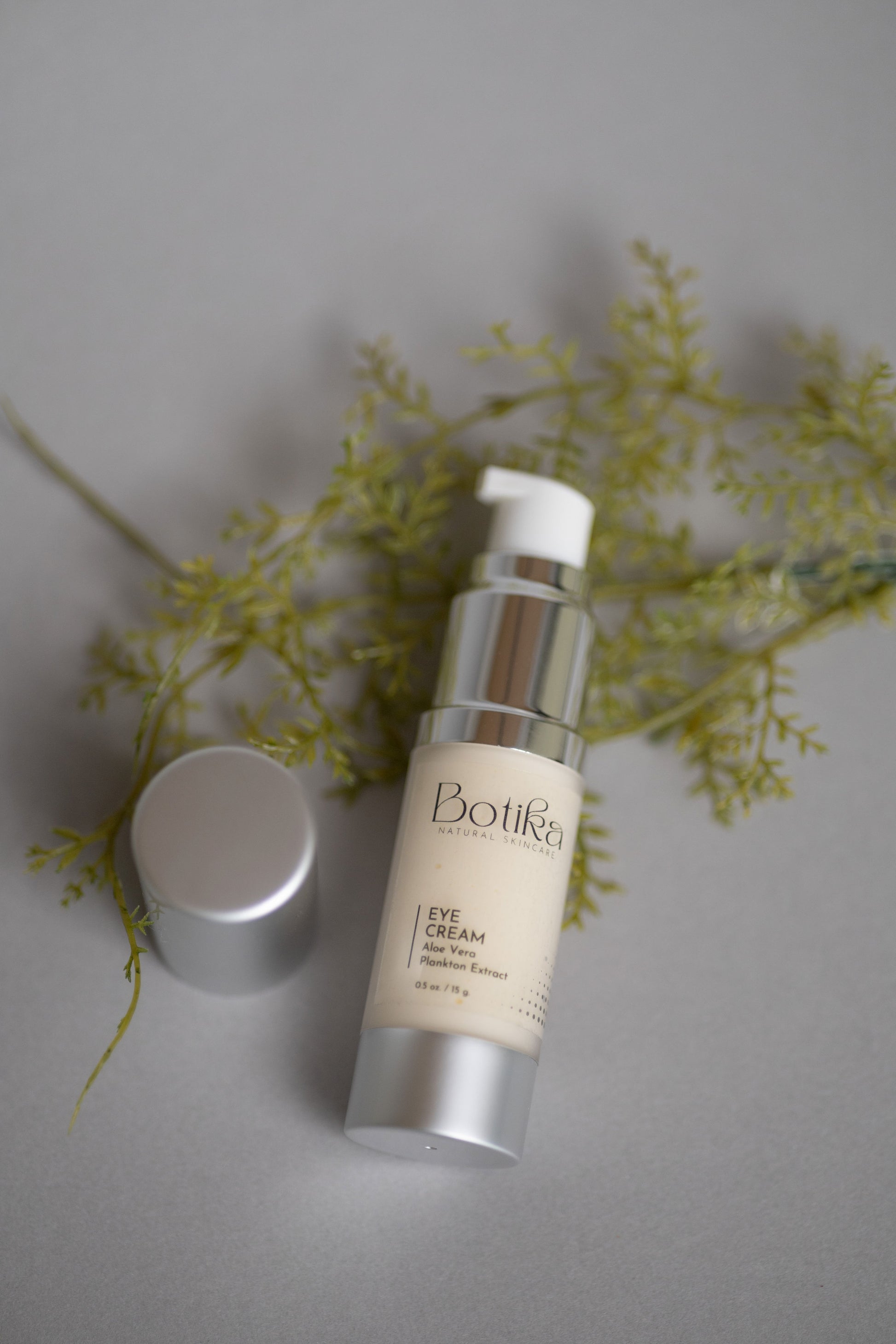 natural eye cream with plankton extract for tired eyes