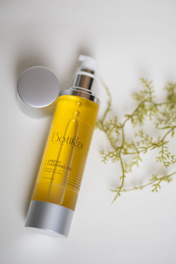natural apricot oil cleanser for balanced refreshed complexion